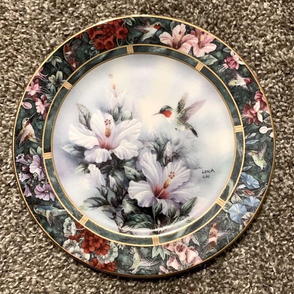 Lena Liu the Ruby-throated Hummingbird plate 7711F First issue WL George china